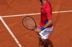 开云体育-关于世界网球队险胜英国网球队，德约科维奇高光表现的信息