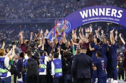 开云体育平台APP-曼城险胜尤文，加维打破历史纪录