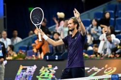 开云体育入口-美国网球队强势西班牙网球队，梅德韦杰夫爆发神勇的简单介绍