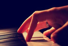 开云sport-从罗兰加洛斯的孤军奋战，到伦敦的团队荣耀，西西帕斯如何在拉沃尔杯完成心灵与胜利的逆转