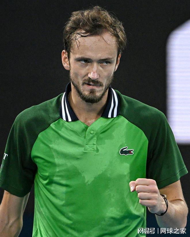 美国网球队强势西班牙网球队,梅德韦杰夫爆发神勇的简单介绍 美国网球队强势西班牙网球队,梅德韦杰夫爆发神勇的简单介绍