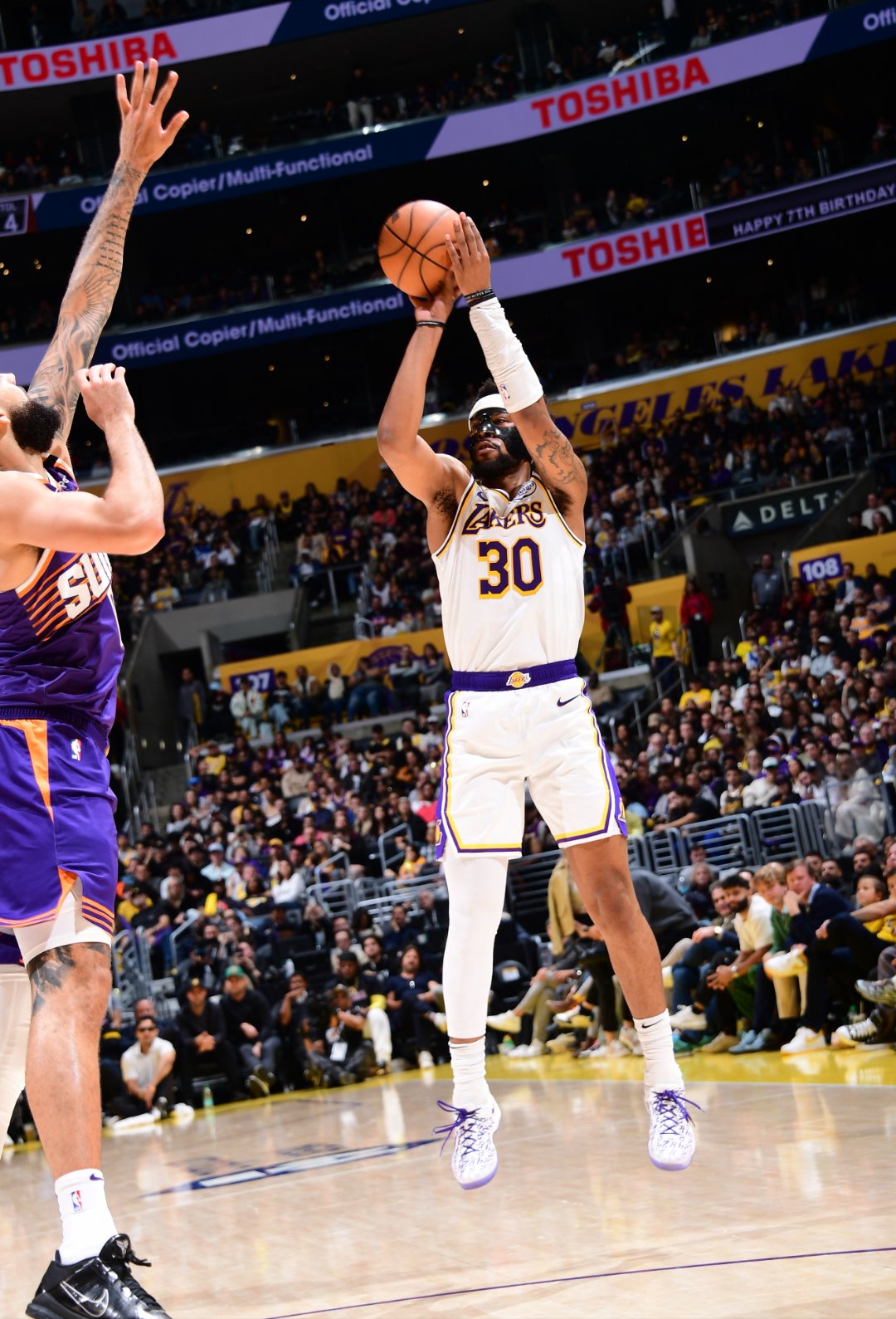 湖人B队鏖战马刺,瓦兰丘纳斯关键制胜的简单介绍 湖人B队鏖战马刺,瓦兰丘纳斯关键制胜的简单介绍