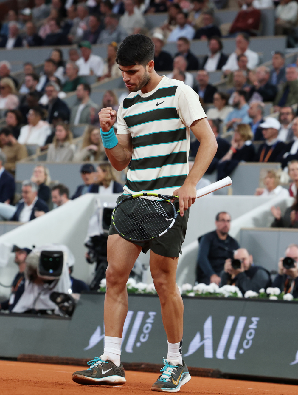 法国网球队轻取意大利网球队,克耶高斯送出助攻 法国网球队轻取意大利网球队,克耶高斯送出助攻