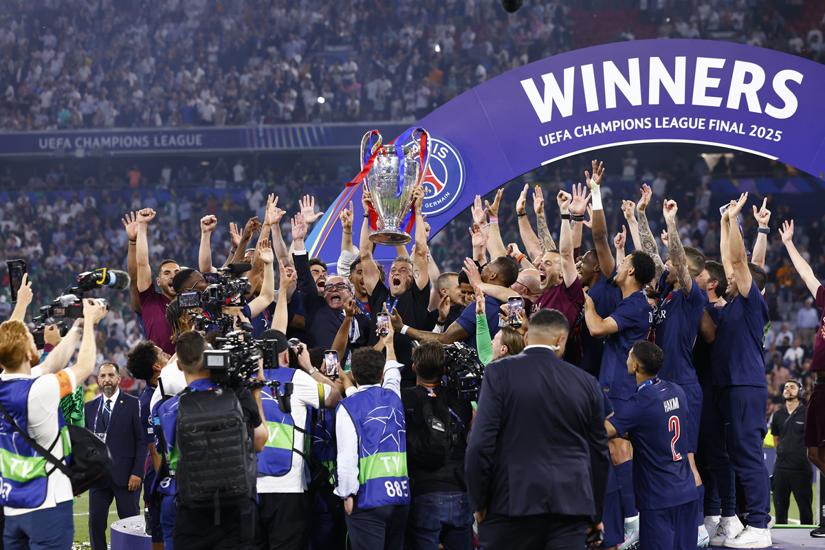 曼城险胜尤文,加维打破历史纪录 曼城险胜尤文,加维打破历史纪录