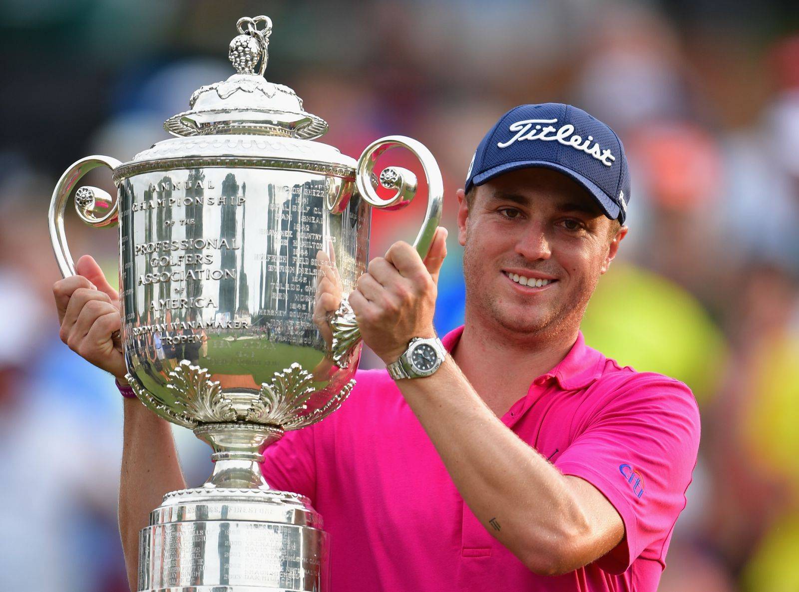 高尔夫再创历史,冠军实至名归 高尔夫再创历史,冠军实至名归