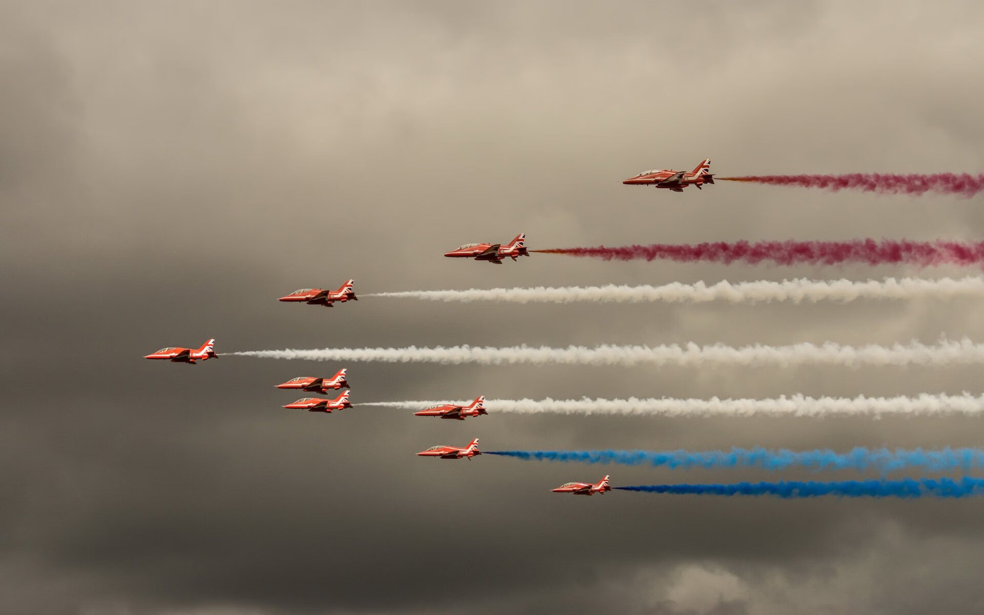 双星闪耀欧洲夜,萨拉赫里程碑铸就传奇,巴萨战术完胜罗马