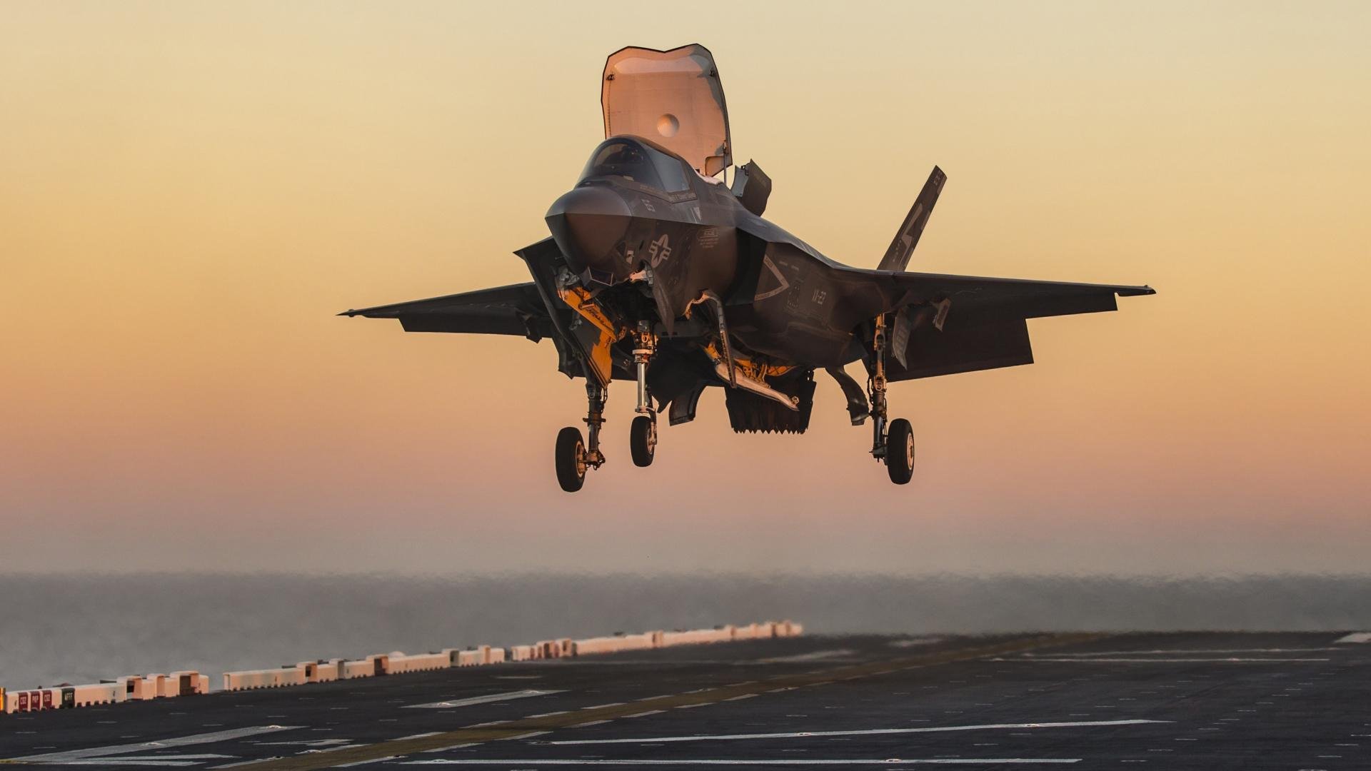 唯一性，哥斯达黎加的绿茵上，苏亚雷斯用三记重拳击碎红黑之魂