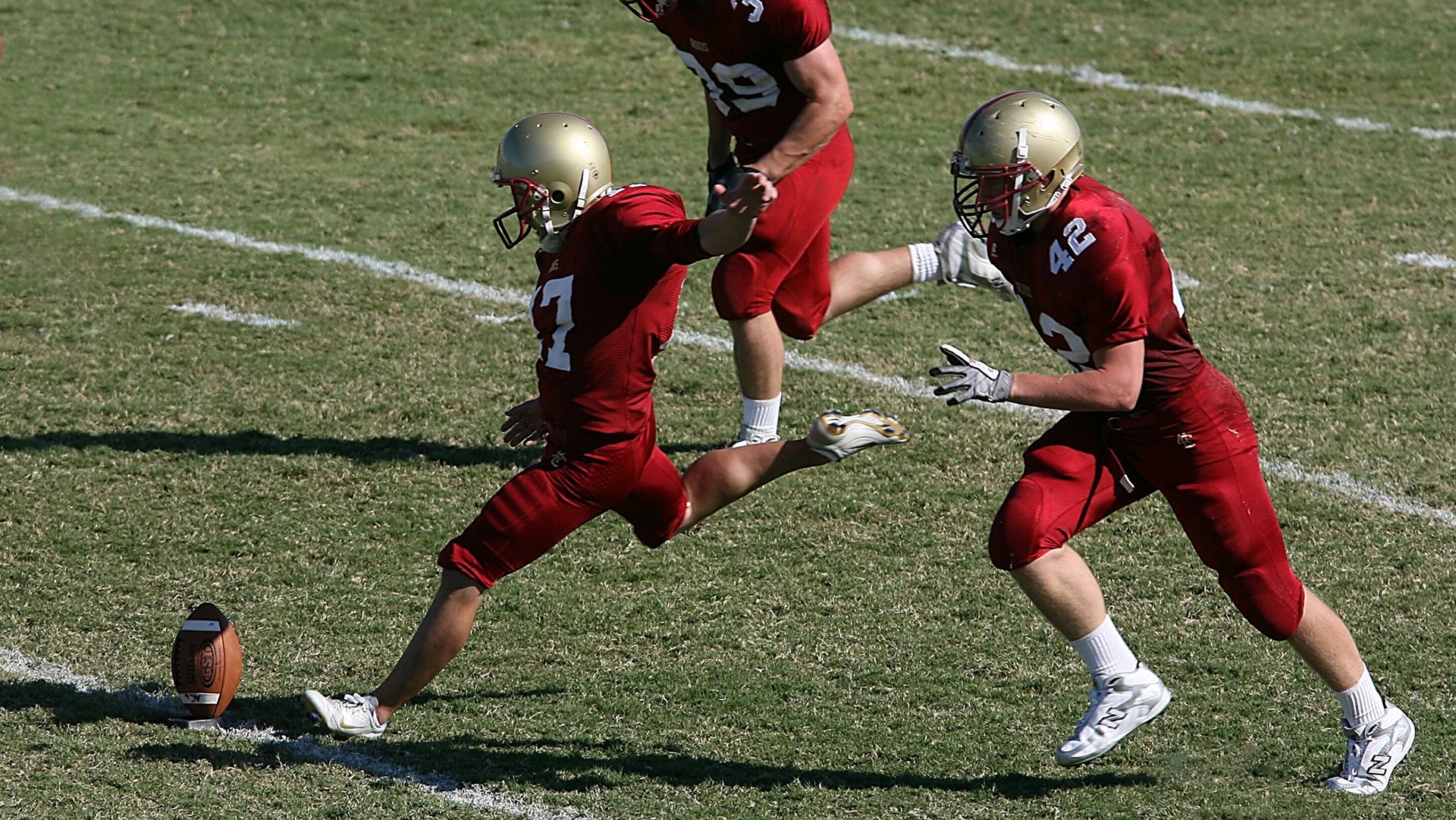 当恩比德在北京燃起第三团火，一个中锋如何同时统治NBA与CBA